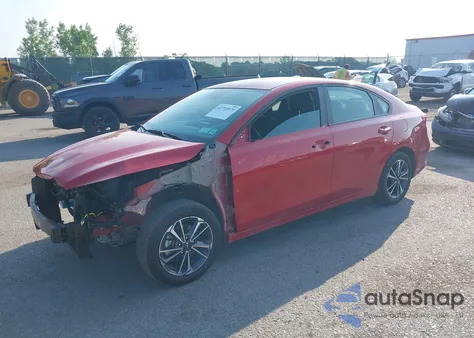 2024 Kia Forte Lxs z USA, uszkodzony, nr VIN 3KPF24AD0RE698420